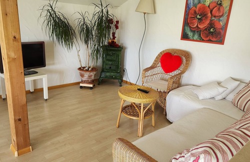 Endingen am Kaiserstuhl Apartment | Apartment 'Panoramablick' with Shared Garden and Wi-Fi