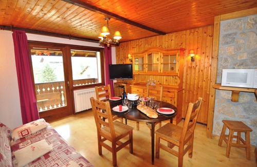 La Chapelle-d'Abondance Apartment | Apartment 'La Pointe Des Mattes' with Mountain View, Private Terrace and Wi-Fi