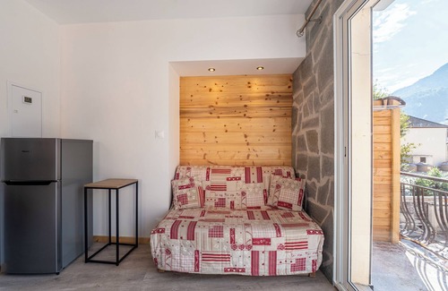 Saint-Etienne-de-Cuines Apartment | Apartment 'Le Glandon' with Mountain View, Balcony and Wi-Fi