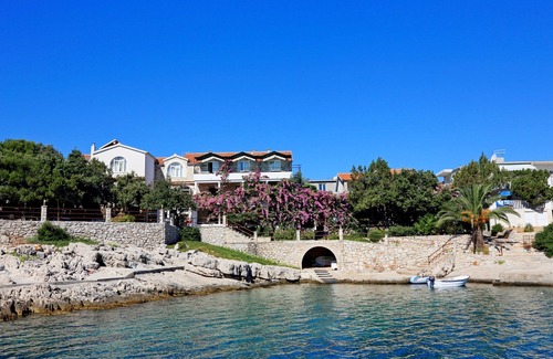Pokrivenik Apartment | Apartment and Rooms Nikola (38301-A4) - Zastrazisce - island Hvar