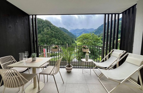 Salonetto Apartment | Apartment 'Sina' with Mountain View, Private Terrace and Wi-Fi