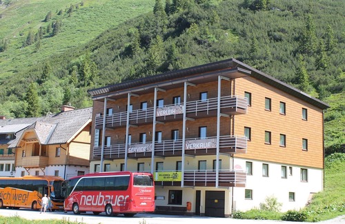Irdning-Donnersbachtal Apartment | Apartment no. 4 with 2 bedrooms/shower - Ferienwohnung Ski-Hans