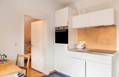 Garmisch-Partenkirchen Apartment | Apartment “im Blauen Haus” with Mountain Views, Wi-Fi, 2 Balconies & Garden