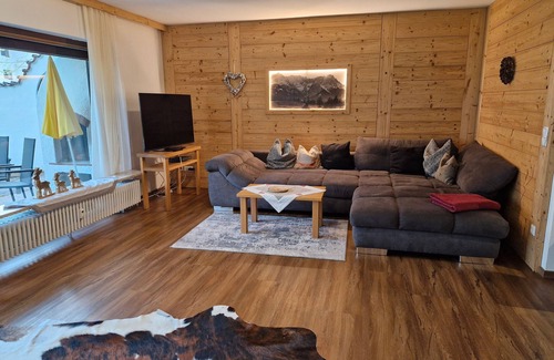 Garmisch-Partenkirchen Apartment | Apartment 'Bergwild' with Mountain View, Private Terrace and Wi-Fi