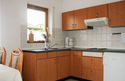 Immenstaad am Bodensee Apartment | Apartment 'Typ B 08' with Lake View, Shared Garden and Wi-Fi
