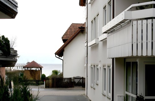 Immenstaad am Bodensee Apartment | Apartment 'Typ B 08' with Lake View, Shared Garden and Wi-Fi