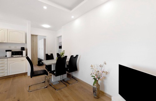 Piesteritz Apartment | Apartment 'Ferienwohnung Lutherstadt 2' with Shared Terrace and Wi-Fi