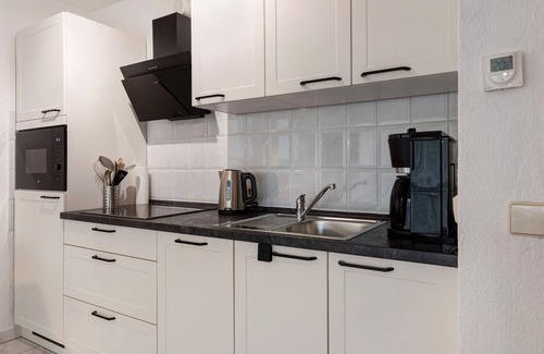 Radolfzell am Bodensee Apartment | Apartment 'Heidegarten' with Private Terrace, Shared Garden and Wi-Fi