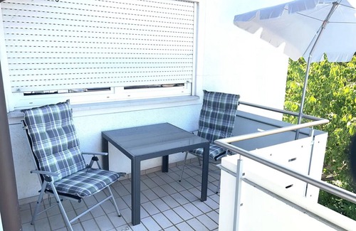 Sasbach am Kaiserstuhl Apartment | Apartment 'Schoeni' with Balcony, Wi-Fi and Air Conditioning