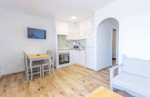 Sant Jaume Mediterrani Apartment | Apartment 'Son Bou Gardens Deluxe 2' with Shared Pool, Wi-Fi and Air Conditioning
