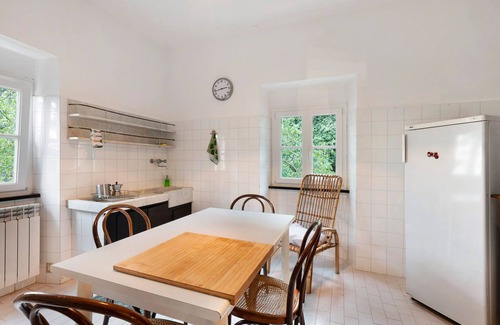 Castiglione Chiavarese Apartment | Apartment 'Casetta' with Mountain View and Shared Garden