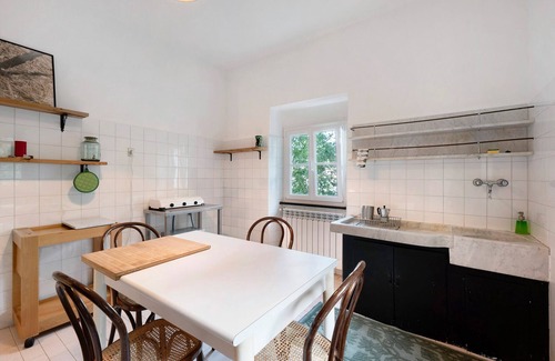 Castiglione Chiavarese Apartment | Apartment 'Casetta' with Mountain View and Shared Garden