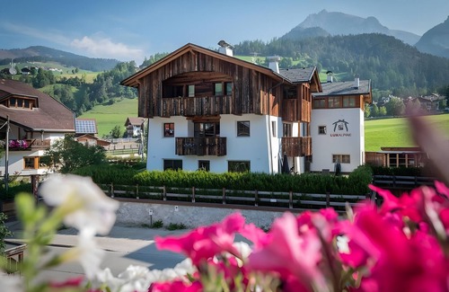 Mareo Apartment | Apartment 'Mountainlodge Luxalpine San Vigilio' with Mountain View, Shared Garden and Wi-Fi