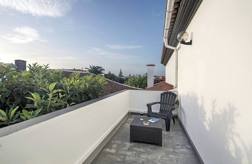 Santa Cruz da Graciosa Apartment | Apartment 'Bettencourt 2 Rooms' with Mountain View, Private Terrace and Wi-Fi