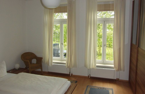 Gehlsdorf Apartment | Apartment 01 overlooking the Warnow in Rostock-Gehlsdorf