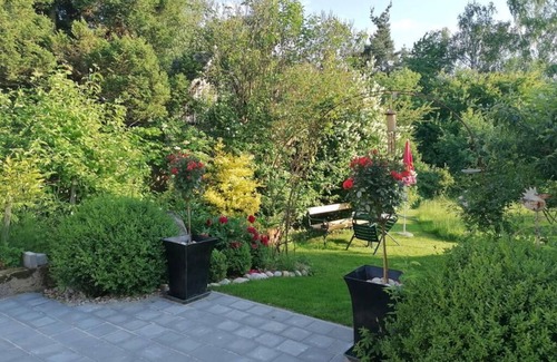 Dobersberg Apartment | Apartment 1 for three people with a view of the garden