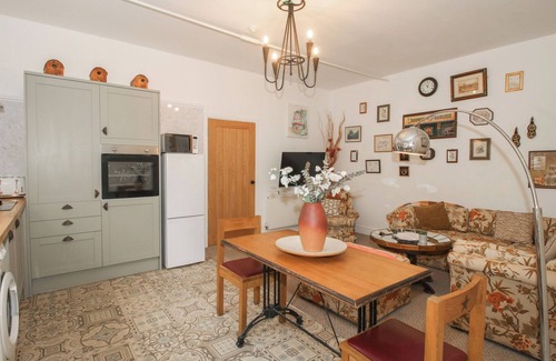 Great Witley Cottage | APARTMENT 1 THE BRIDGE AT STANFORD HOTEL in Great Witley