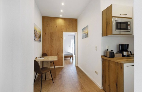 Irxleben Apartment | Apartment '1' with Lake View, Balcony and Wi-Fi