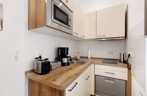 Irxleben Apartment | Apartment '1' with Lake View, Balcony and Wi-Fi