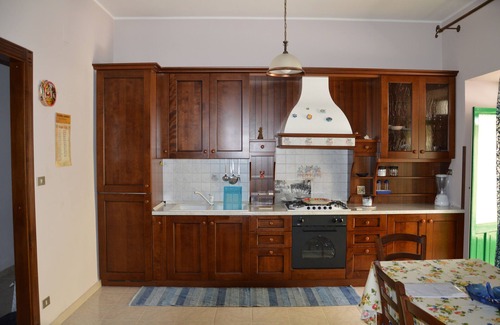 Gioiosa Marea Apartment | Apartment 100 m from the sea with Wi-Fi -air conditioning and terrace.