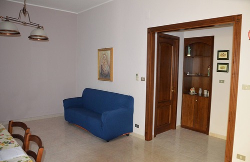 Gioiosa Marea Apartment | Apartment 100 m from the sea with Wi-Fi -air conditioning and terrace.