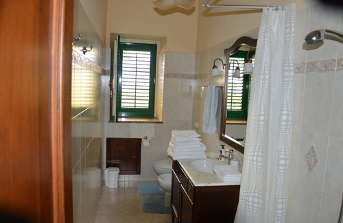 Gioiosa Marea Apartment | Apartment 100 m from the sea with Wi-Fi -air conditioning and terrace.