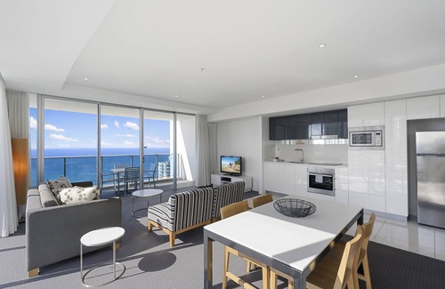 Surfers Paradise Apartment | Apartment 12501 is a well-appointed 2 bedroom-2 bathroom luxury holiday apartmen
