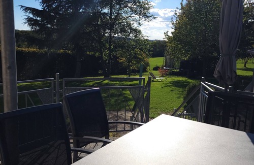 Oberscheidweiler Apartment | Apartment, 150 m² for 6 adults + children in the middle of the green in the Eifel-Moselle region