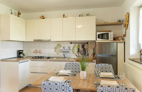 Presika Apartment | Apartment 1606/16499 (Istria - Labin), 3000m from the beach