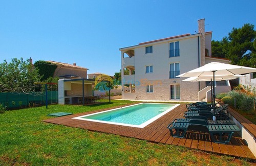 Liznjan Apartment | Apartment 1742/18125 (Istria - Liznjan), Budget accommodation, 1500m from the beach