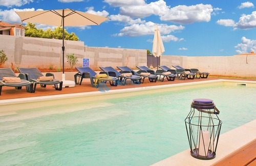 Liznjan Apartment | Apartment 1742/18127 (Istria - Liznjan), Budget accommodation, 1500m from the beach