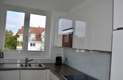 Wasserburg Apartment | Apartment 180 degrees - on the 2nd floor with panoramic window, 180 degree lake and sea view. Mountain view