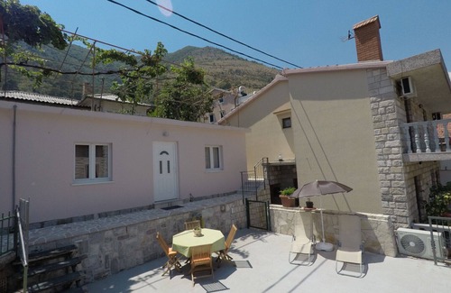 Prcanj Apartment | Apartment #2 - 1 Minute Walk From The Beach