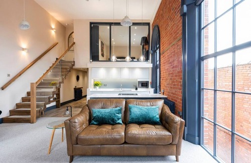 Edwinstowe Apartment | Apartment 2 The Old Chapel apartments, in the heart of Sherwood Forest