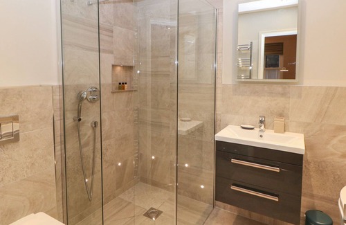 Buxton Apartment | APARTMENT 2 - THE OLD POST OFFICE, family friendly in Buxton