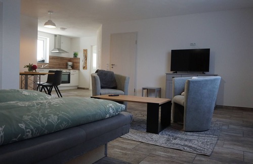 Obersasbach Apartment | Apartment '2' with Private Terrace and Wi-Fi
