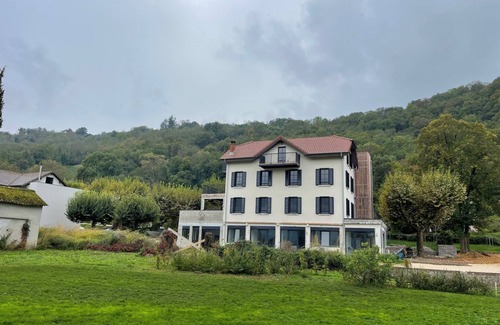 Conjux Apartment | Apartment 20 m from the beach, lake view, direct access