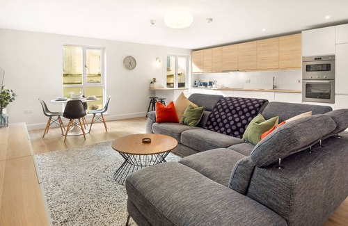 Clifden Cottage | Apartment 293 - Clifden - sleeps 4 guests in 2 bedrooms