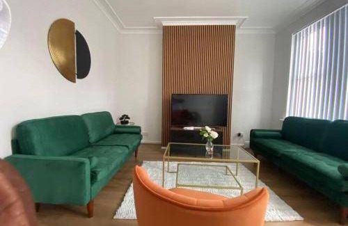 Sheffield Apartment | Apartment ∙ 3 bedrooms ∙ 8 guests
