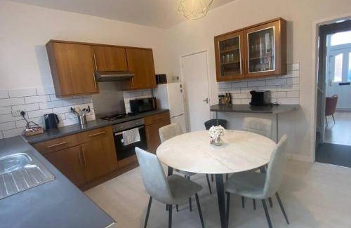 Sheffield Apartment | Apartment ∙ 3 bedrooms ∙ 8 guests