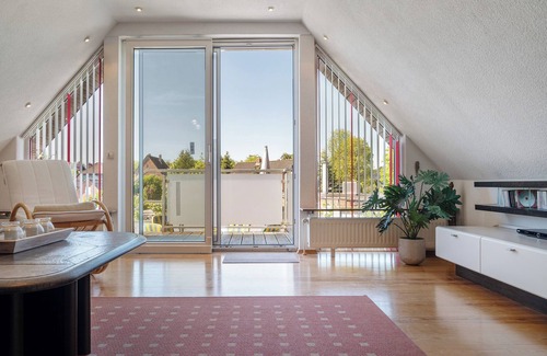 Altenwalde Apartment | Apartment '3 Raum Ferienwohnung' with Private Roof Terrace, Balcony and Wi-Fi