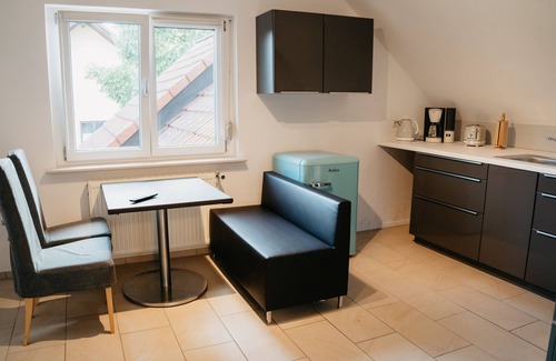 Braeunlingen Apartment | Apartment '3' with Balcony and Wi-Fi