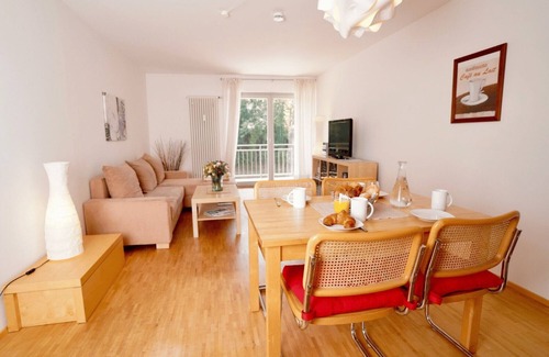 Weil am Rhein Apartment | Apartment '3' with Shared Terrace, Balcony and Wi-Fi