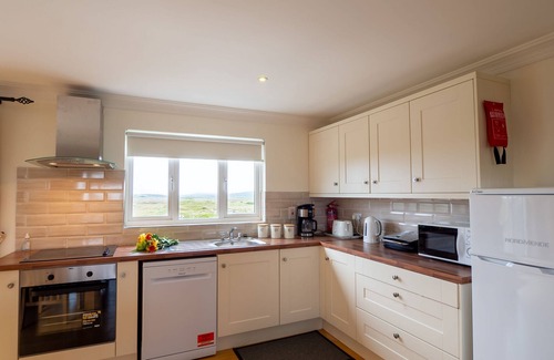Carna Cottage | Apartment 381 - Carna - sleeps 6 guests in 3 bedrooms