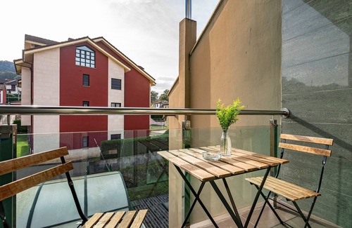 Cangas de Onis Apartment | Apartment '3ºa Apartamento 2 Adultos Y 2 Niños' with Balcony and Wi-Fi