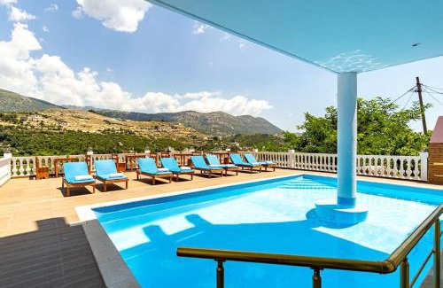 Himare Apartment | Apartment 4 - 2 bedrooms, Vila Goro - Pool, Parking and more