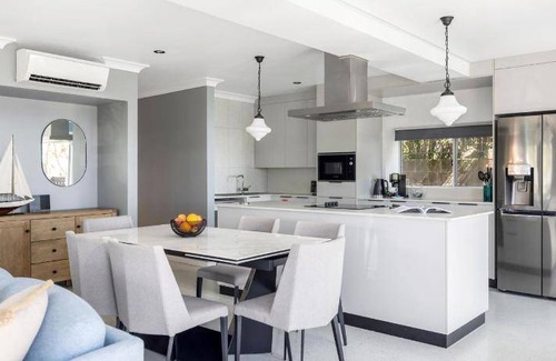 Soldiers Point Apartment | Apartment ∙ 4 bedrooms ∙ 8 guests