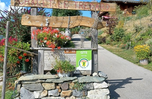 Feissons-sur-Salins House | APARTMENT 4 PEOPLE IN CHALET 4 STARS