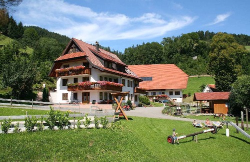 Hausach Apartment | Apartment '4' with Shared Pool and Wi-Fi
