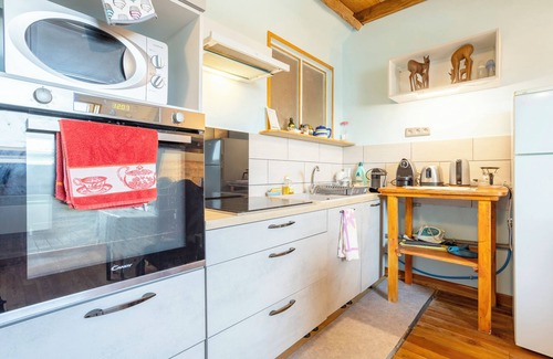 Treboul Apartment | Apartment '400m Du Port' with Sea View, Shared Garden and Wi-Fi